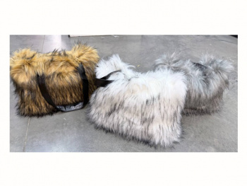 им Сумка арт. 209080 Мохнатая с 2 ручками из экокожи цвета микс 30*40 см 1 шт. в пак.